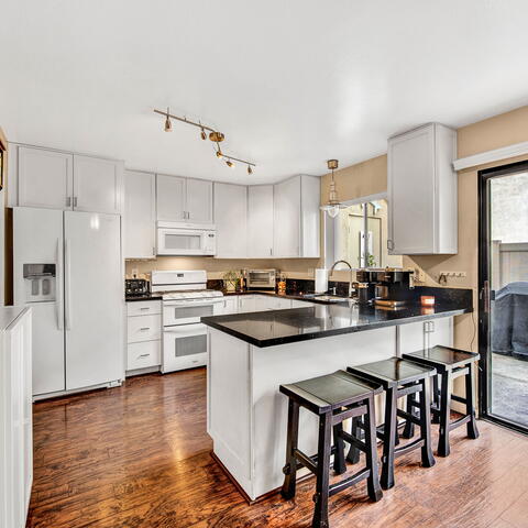 177 N Singingwood Street #22 Listing Image Thumbnail #2