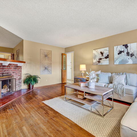 1471 Kenneth Drive Listing Image Thumbnail #4