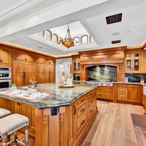 752 N Creekview Drive Listing Image Thumbnail #3