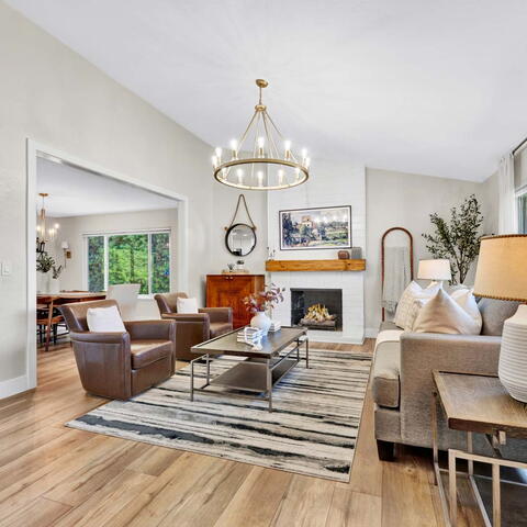 2545 N Robinhood Place Listing Image Thumbnail #4