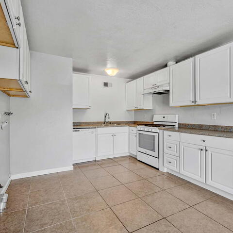 4736 Cielo Drive #136 Listing Image Thumbnail #7