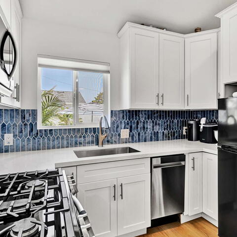 1402 & 1404 E Rose Avenue Listing Image Thumbnail #25