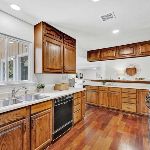944 N Cambridge Street Listing Image Thumbnail #6