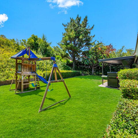 2545 N Robinhood Place Listing Image Thumbnail #2