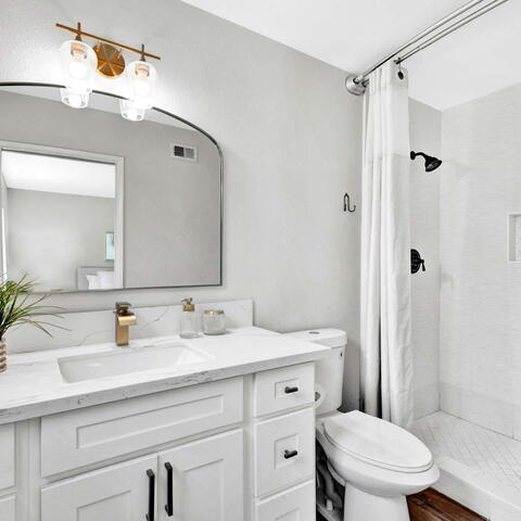 2545 N Robinhood Place Listing Image Thumbnail #10