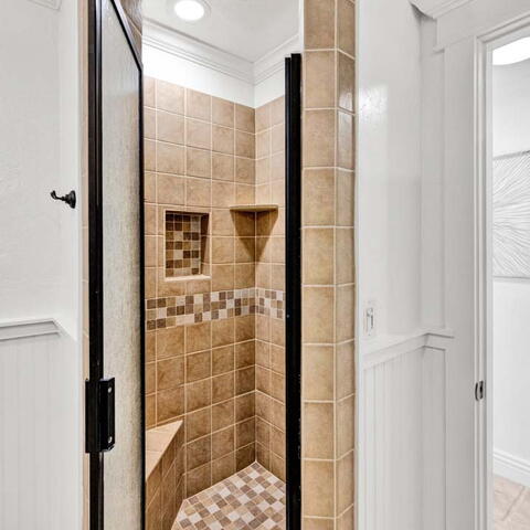18111 Dorchester Circle Listing Image Thumbnail #25