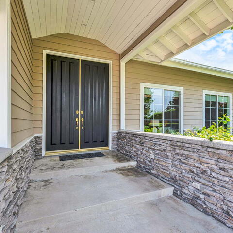 19331 Gateway Drive Listing Image Thumbnail #5