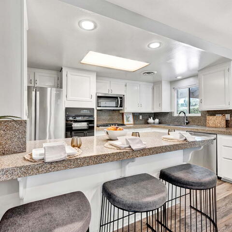 12872 Woodlawn Avenue Listing Image Thumbnail #8