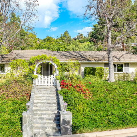 10471 Brightwood Drive Listing Image Thumbnail #1