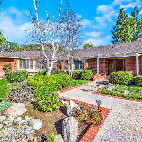 1559 N Mustang Avenue Listing Image Thumbnail #4