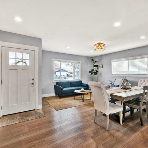 677 N Clinton Street Listing Image Thumbnail #6