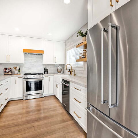 677 N Clinton Street Listing Image Thumbnail #9