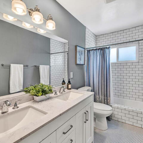 677 N Clinton Street Listing Image Thumbnail #13