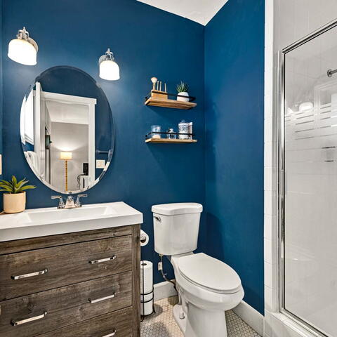 677 N Clinton Street Listing Image Thumbnail #15