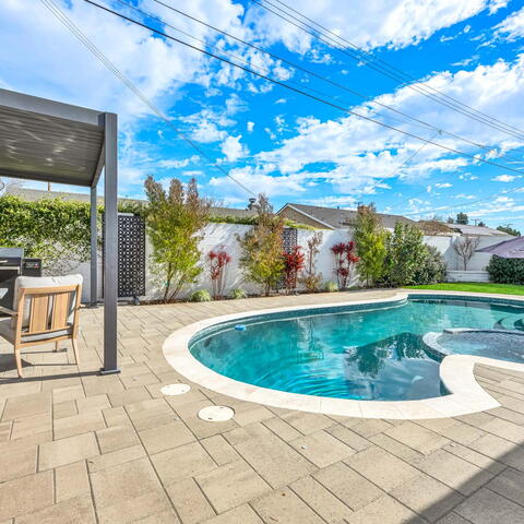 677 N Clinton Street Listing Image Thumbnail #18