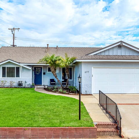 677 N Clinton Street Listing Image Thumbnail #1