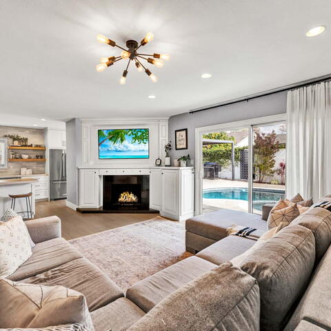 677 N Clinton Street Listing Image Thumbnail #11