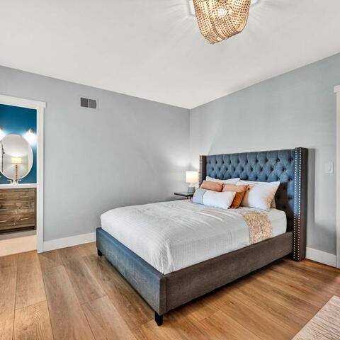 677 N Clinton Street Listing Image Thumbnail #12