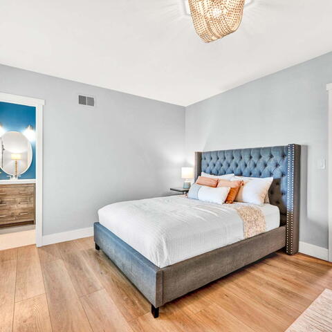 677 N Clinton Street Listing Image Thumbnail #13