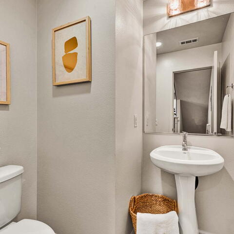 813 S Anaheim Boulevard #101 Listing Image Thumbnail #12