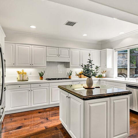 8 Versailles Listing Image Thumbnail #6