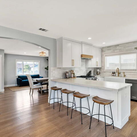 677 N Clinton Street Listing Image Thumbnail #8