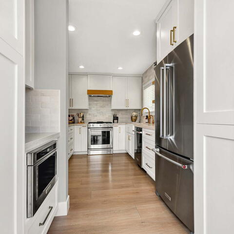 677 N Clinton Street Listing Image Thumbnail #9