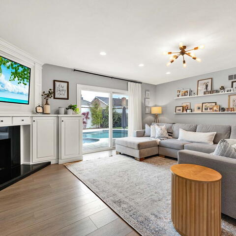 677 N Clinton Street Listing Image Thumbnail #11