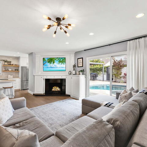 677 N Clinton Street Listing Image Thumbnail #12