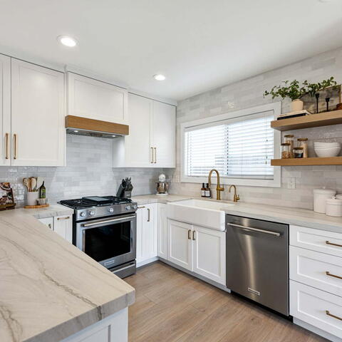 677 N Clinton Street Listing Image Thumbnail #2