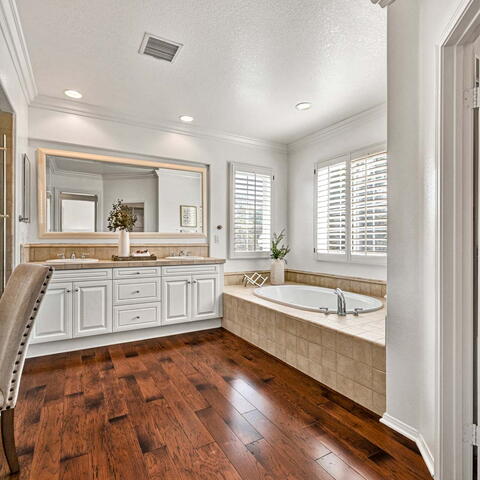 8 Versailles Listing Image Thumbnail #13