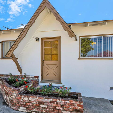 2517 Deodar Street Listing Image Thumbnail #3