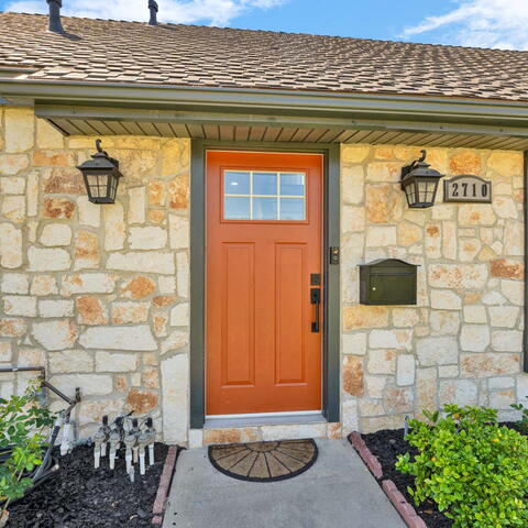 2710 E Adams Avenue Listing Image Thumbnail #4