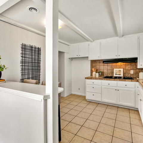 2517 Deodar Street Listing Image Thumbnail #8