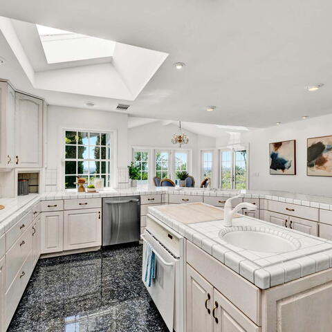 1392 Faren Drive Listing Image Thumbnail #10