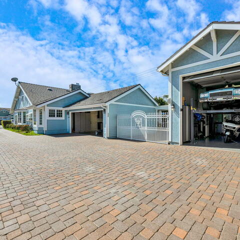 17525 Sunwest Circle Listing Image Thumbnail #3