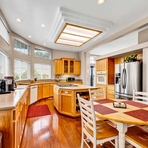 1802 N Shaffer Street Listing Image Thumbnail #6