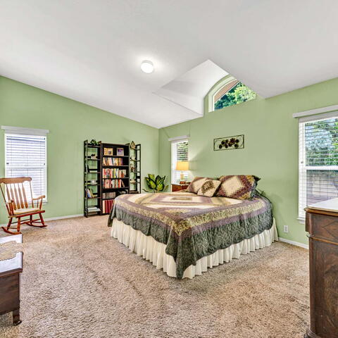 1802 N Shaffer Street Listing Image Thumbnail #10