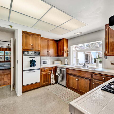 19002 Chadbourne Lane Listing Image Thumbnail #9
