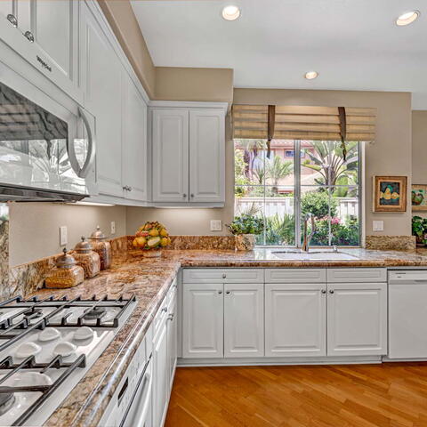 2530 Alister Avenue Listing Image Thumbnail #7