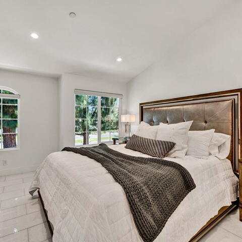 186 Gallery Way Listing Image Thumbnail #8