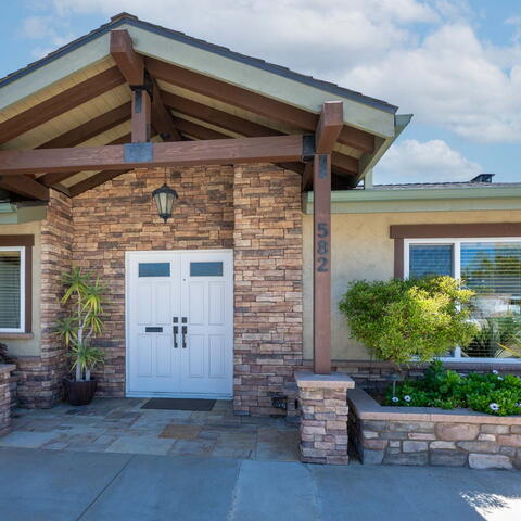 582 S Nutwood Street Listing Image Thumbnail #2