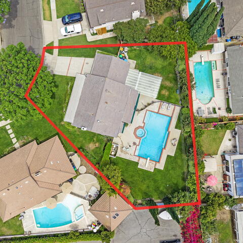 17552 Laurie Lane Listing Image Thumbnail #3