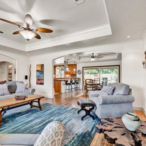 582 S Nutwood Street Listing Image Thumbnail #6