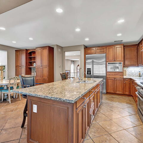 1407 Williamsburg Street Listing Image Thumbnail #7