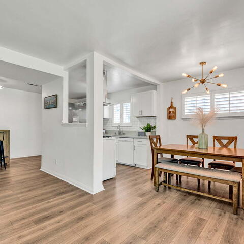 325 N Russell Avenue Listing Image Thumbnail #7