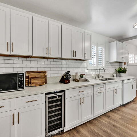 325 N Russell Avenue Listing Image Thumbnail #10