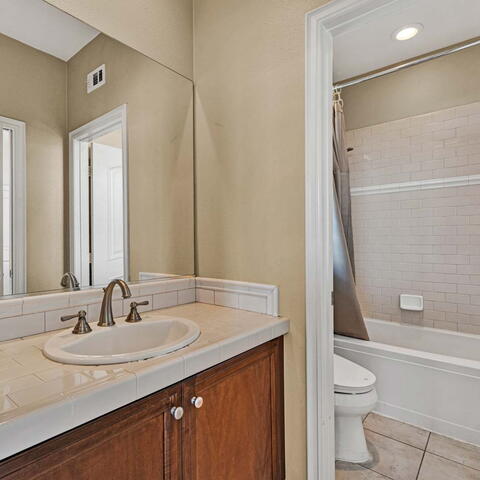 1407 Williamsburg Street Listing Image Thumbnail #16