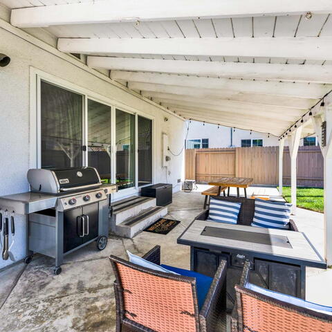 325 N Russell Avenue Listing Image Thumbnail #18