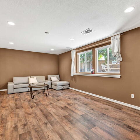 1407 Williamsburg Street Listing Image Thumbnail #21